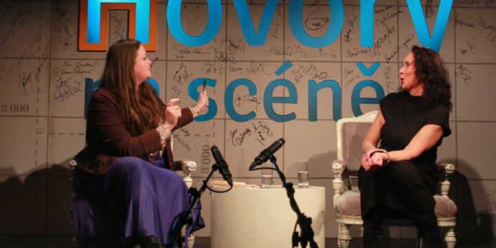 Hovory na scéně – Kristýna Frejová