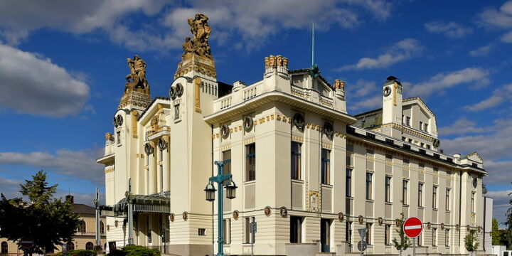 Mladá Boleslav: příběh města ve stavbách od hradu přes renesanční radnici až po secesní divadlo